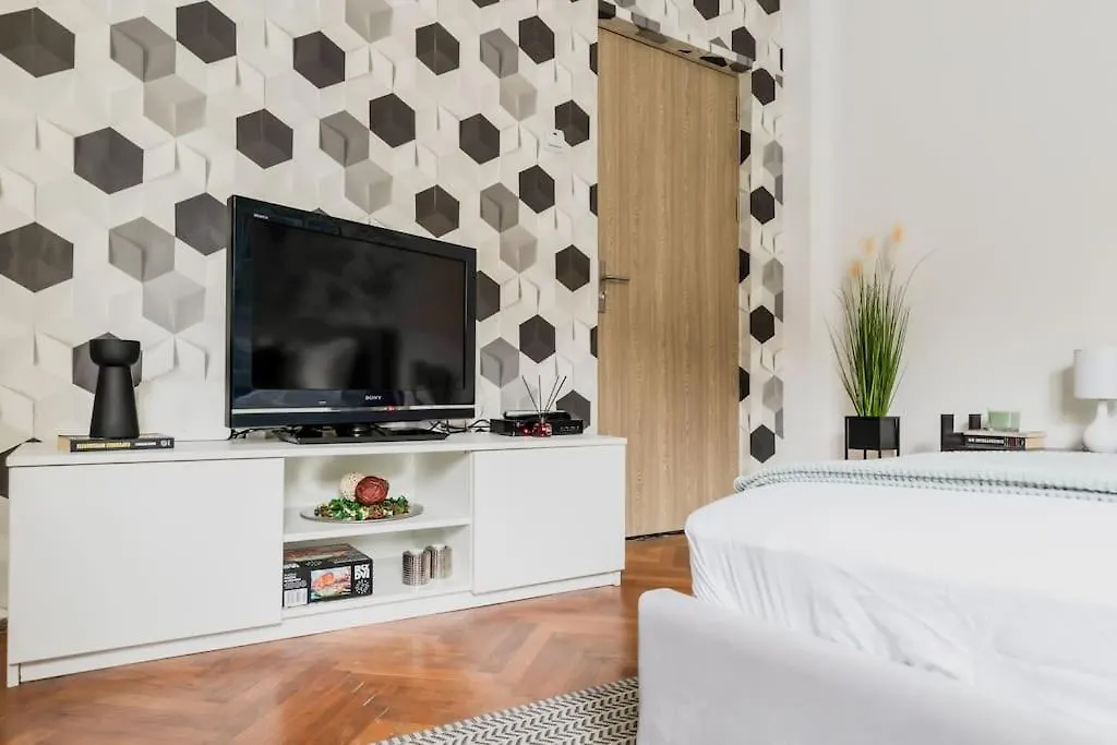 Nightfall Escape - M&N Condos Bucharest Apartment