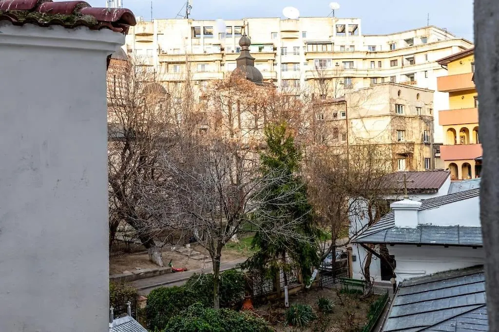 Nightfall Escape - M&N Condos Bucarest